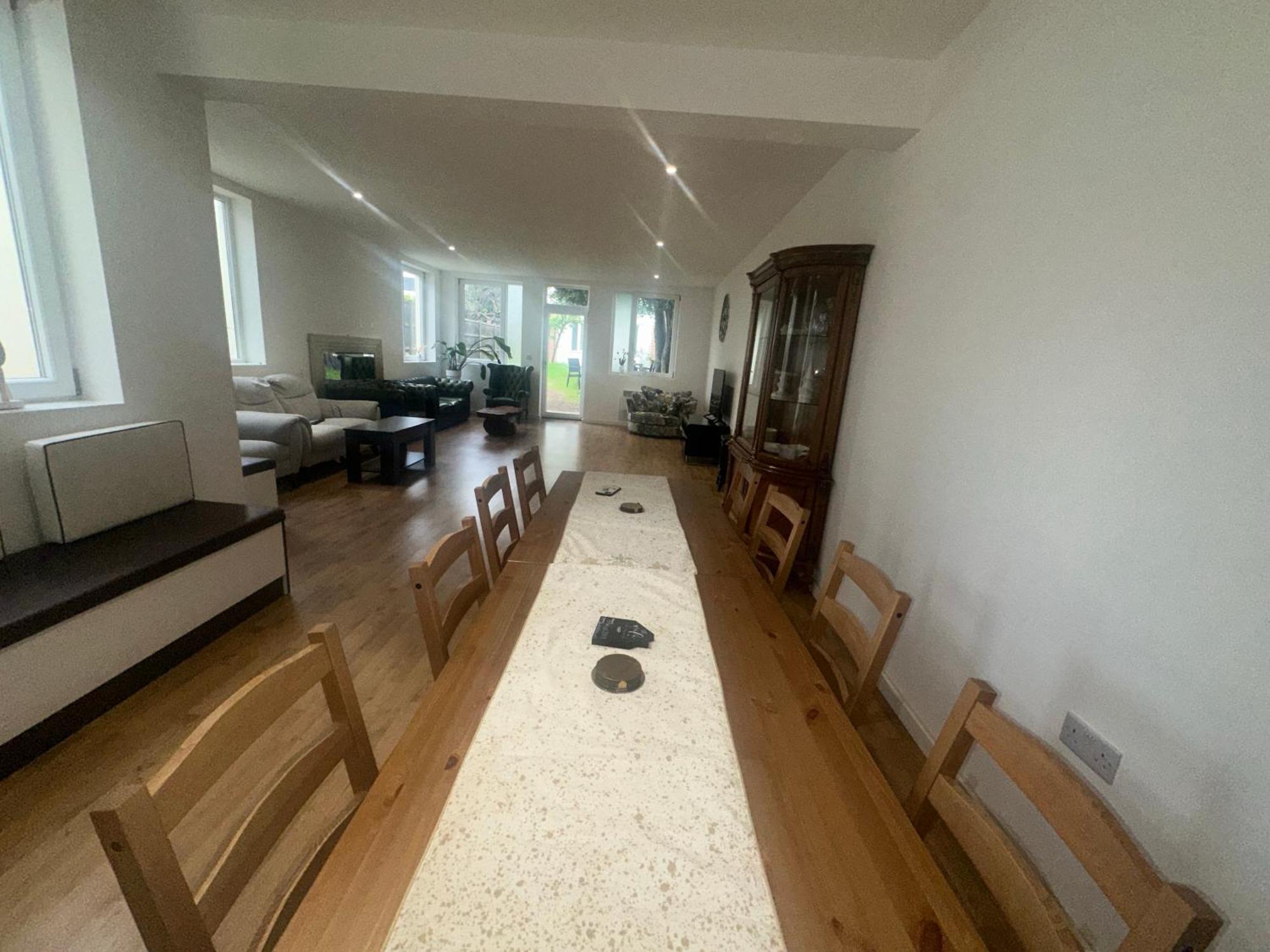 North London A Spacious 7 Bedroom House Accommodating Up To 18 People Complete With Own Gym And Table Tennis エクステリア 写真