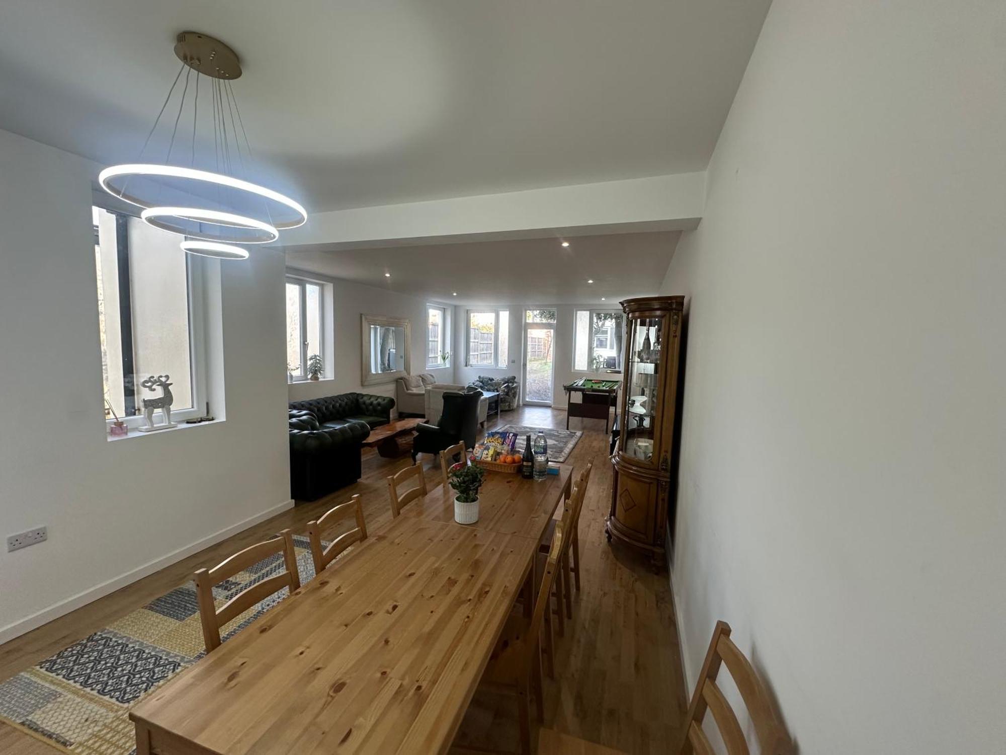 North London A Spacious 7 Bedroom House Accommodating Up To 18 People Complete With Own Gym And Table Tennis エクステリア 写真
