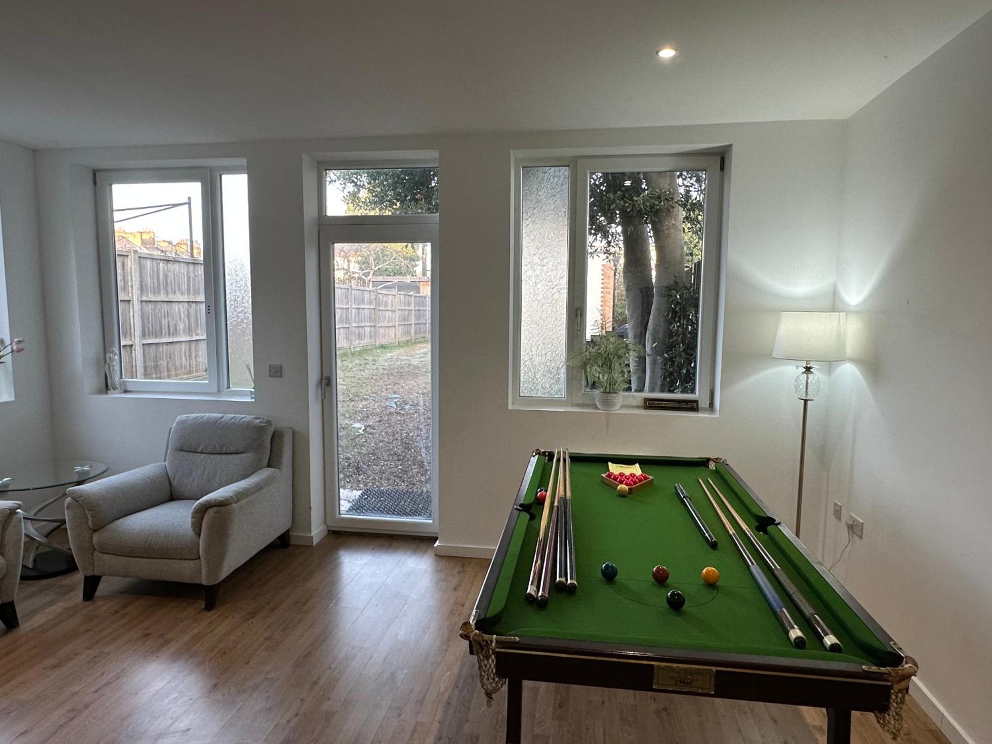 North London A Spacious 7 Bedroom House Accommodating Up To 18 People Complete With Own Gym And Table Tennis エクステリア 写真